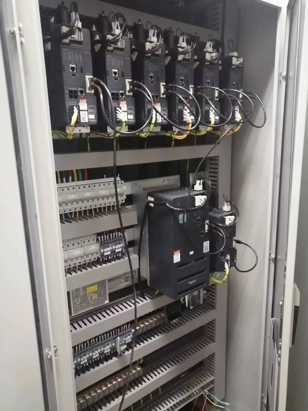 Drive Control Cabinet thumbnail 2