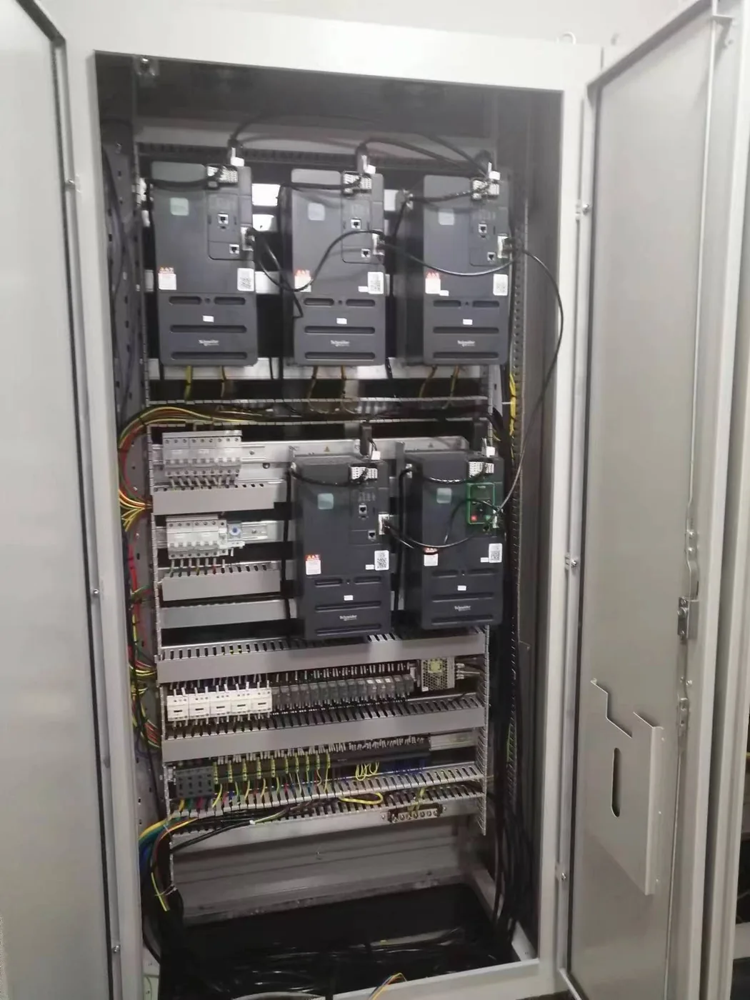 Drive Control Cabinet thumbnail 4